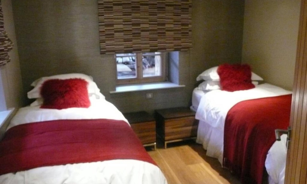 Villaroger Apartment | Villaroger Chalet, Sleeps 6 , Ski to Door,