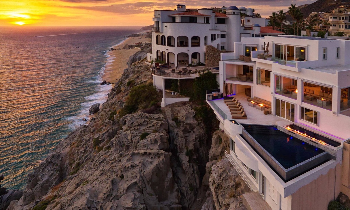 Pedregal Villa | VIP Luxury | Villa Lands End | Bartender, Chef, & Maid included