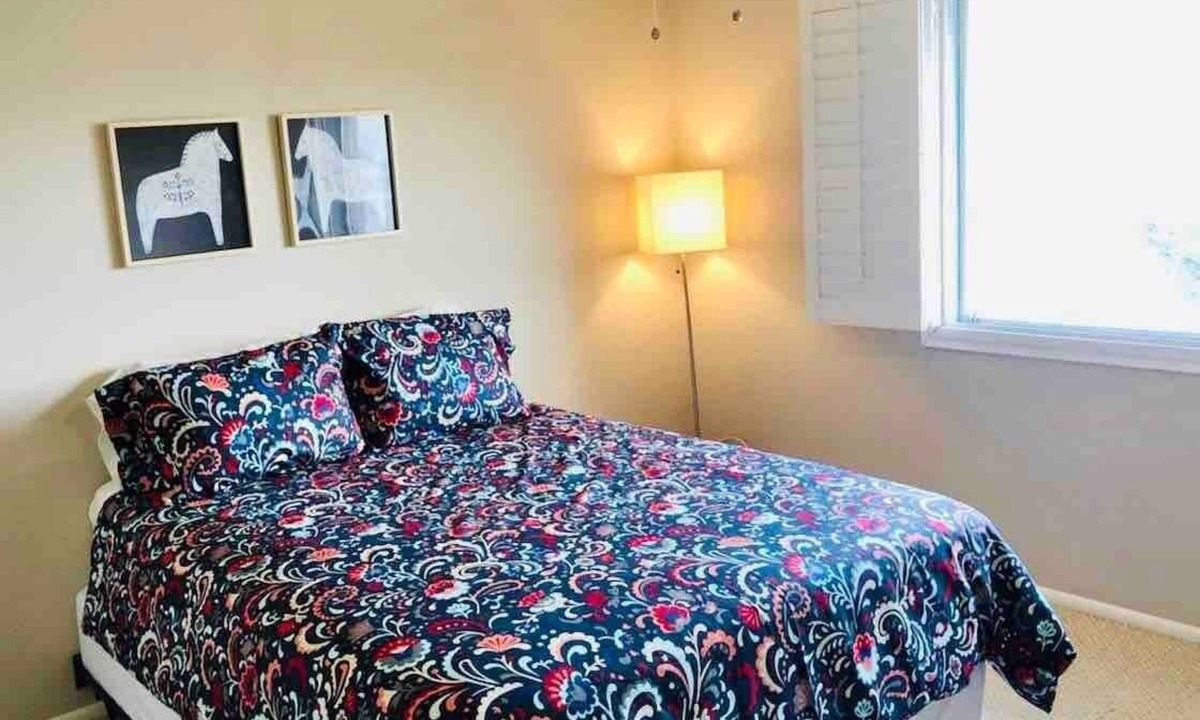 Village Grove House | Walk or Bike to Old Town Scottsdale in a Quiet, Clean & Contemporary Sanctuary