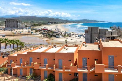 Cerritos House | Walk-Out Surf Access | Beachfront, Los Cerritos
