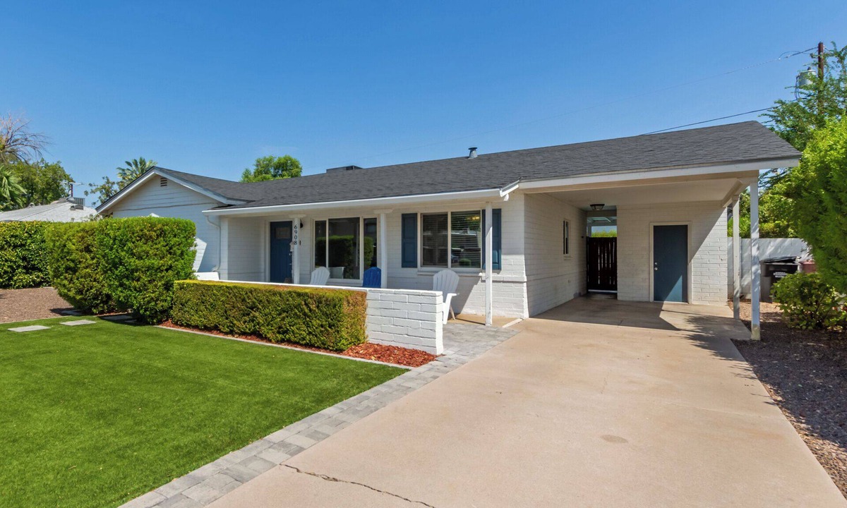 South Scottsdale House | Walk to Old Town - Scottsdale Home with Pool
