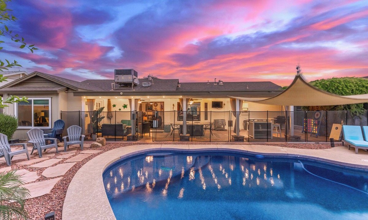 Glendale House | Walk to State Farm Stadium-Heated Pool Included-Family Friendly-Outdoor Spaces