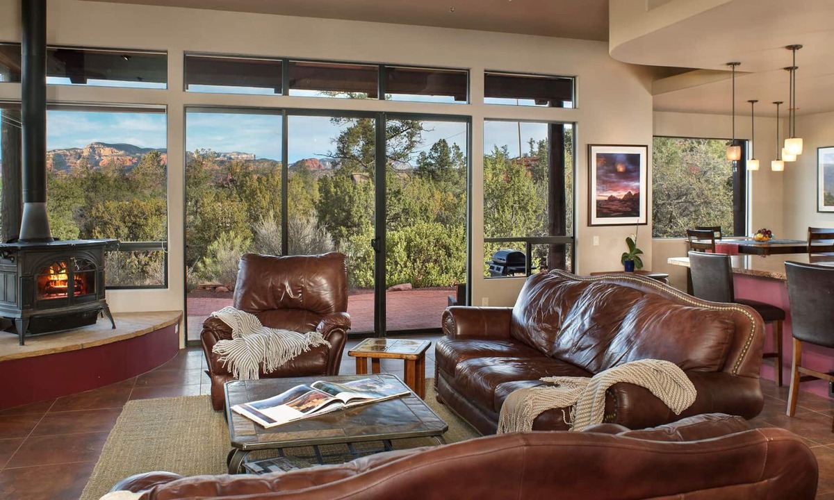 West Sedona House | Walls of Glass - Panoramic Views, Hot Tub, Fire Pit Under the Stars