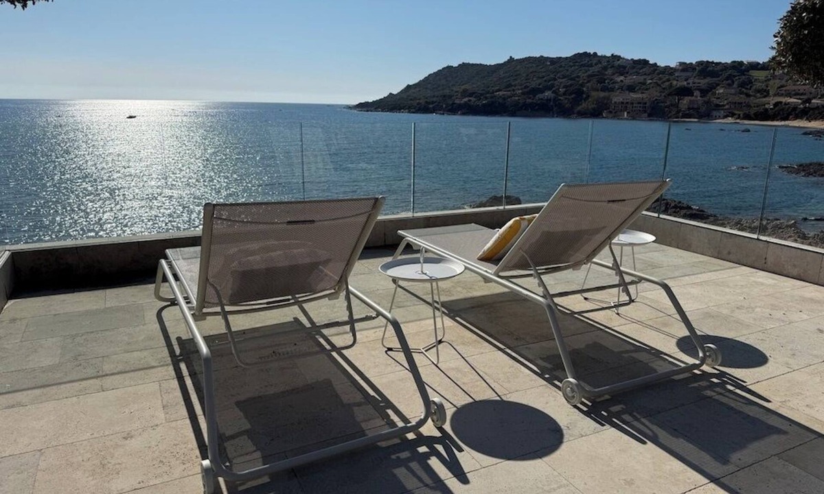 Casaglione Villa | Waterfront villa near Ajaccio with direct beach access