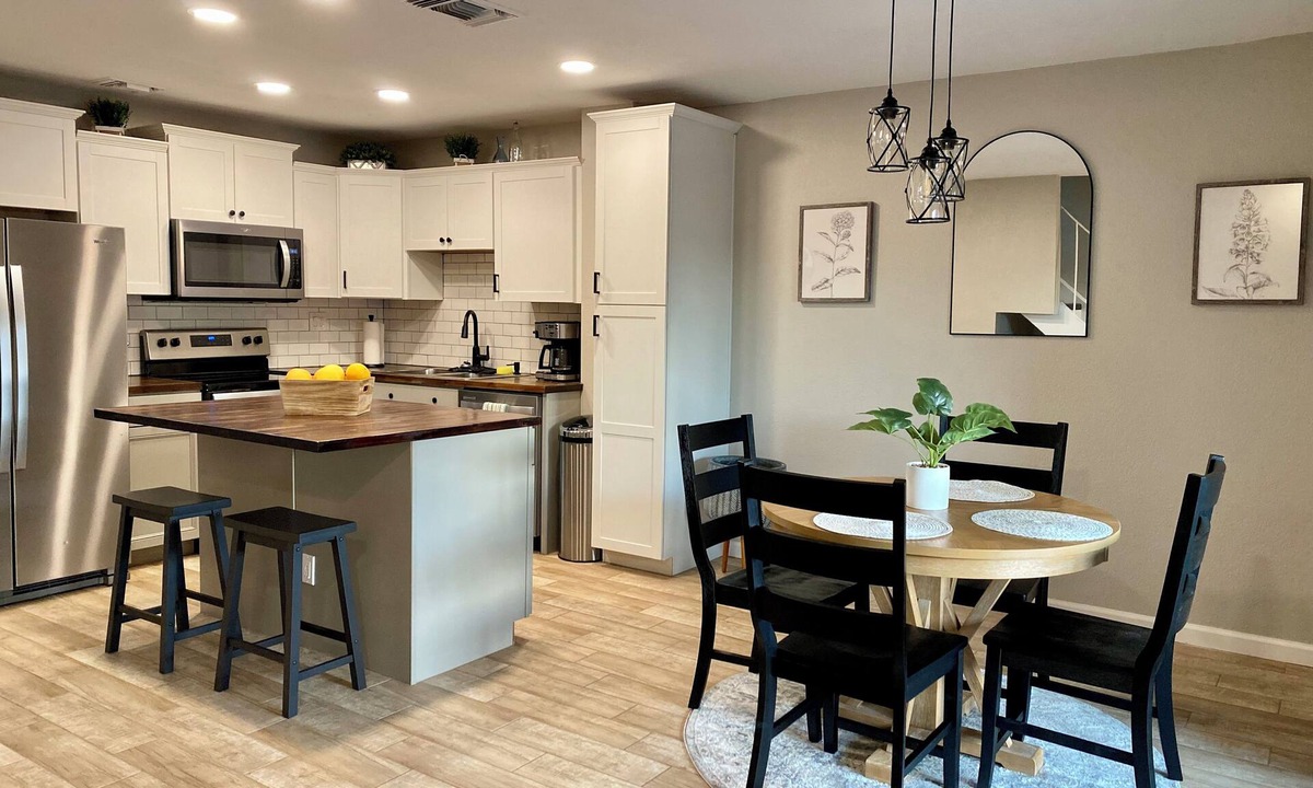 Tucson House | West TwnHm 3b:2.5ba- Sonoran Dsrt Museum-Hiking-Bike-Starr Pass-Saguaro Ntl Park