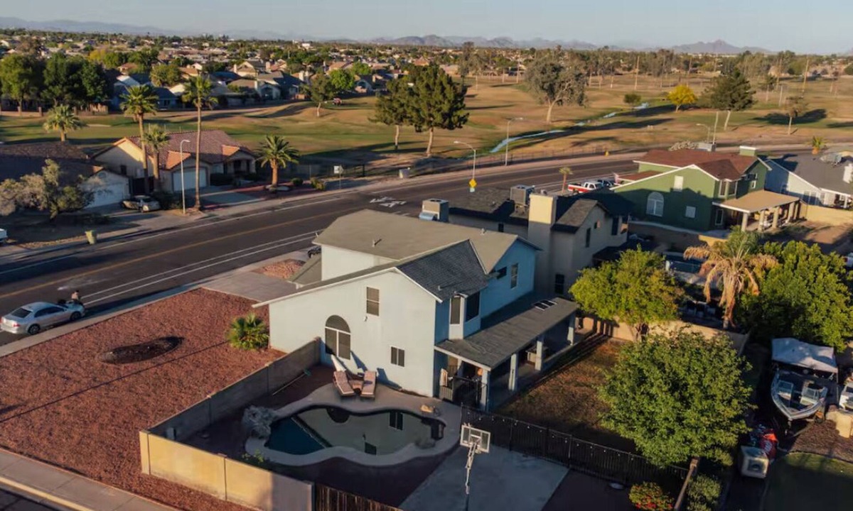 La Buena Vida House | West Valley Oasis! Close to sports, concerts, restaurants, and nightlife!