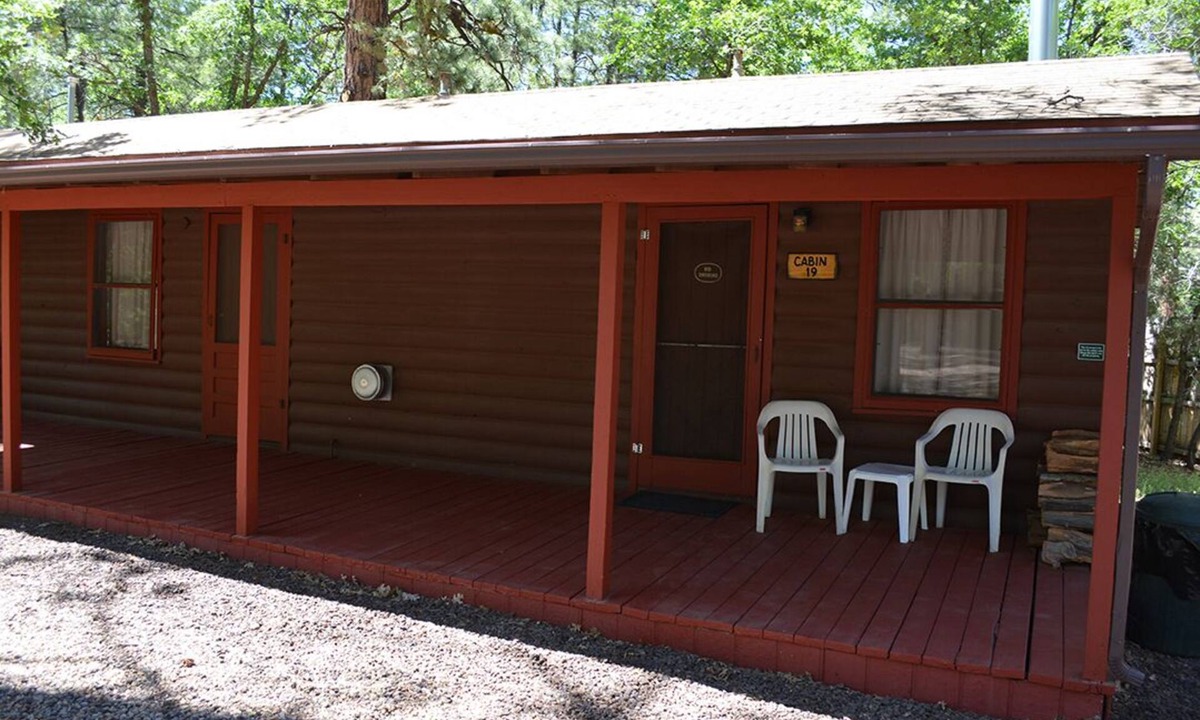 Pinetop Cabin | Whispering Pines - Cabin 19 (Studio)