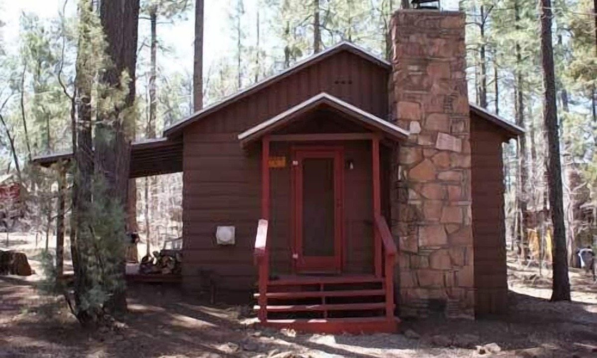 Pinetop-Lakeside Cabin | Whispering Pines Resort- Cabin #5