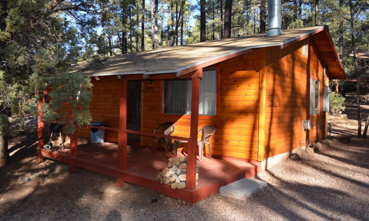 Pinetop-Lakeside Cabin | Whispering Pines Resort-Cabin #17