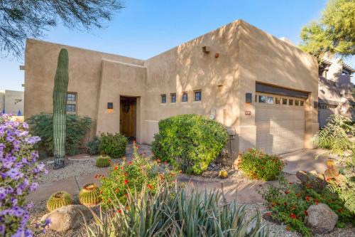 Troon North House | White Feather - Golf BBQ Patio Pool & Spa Access