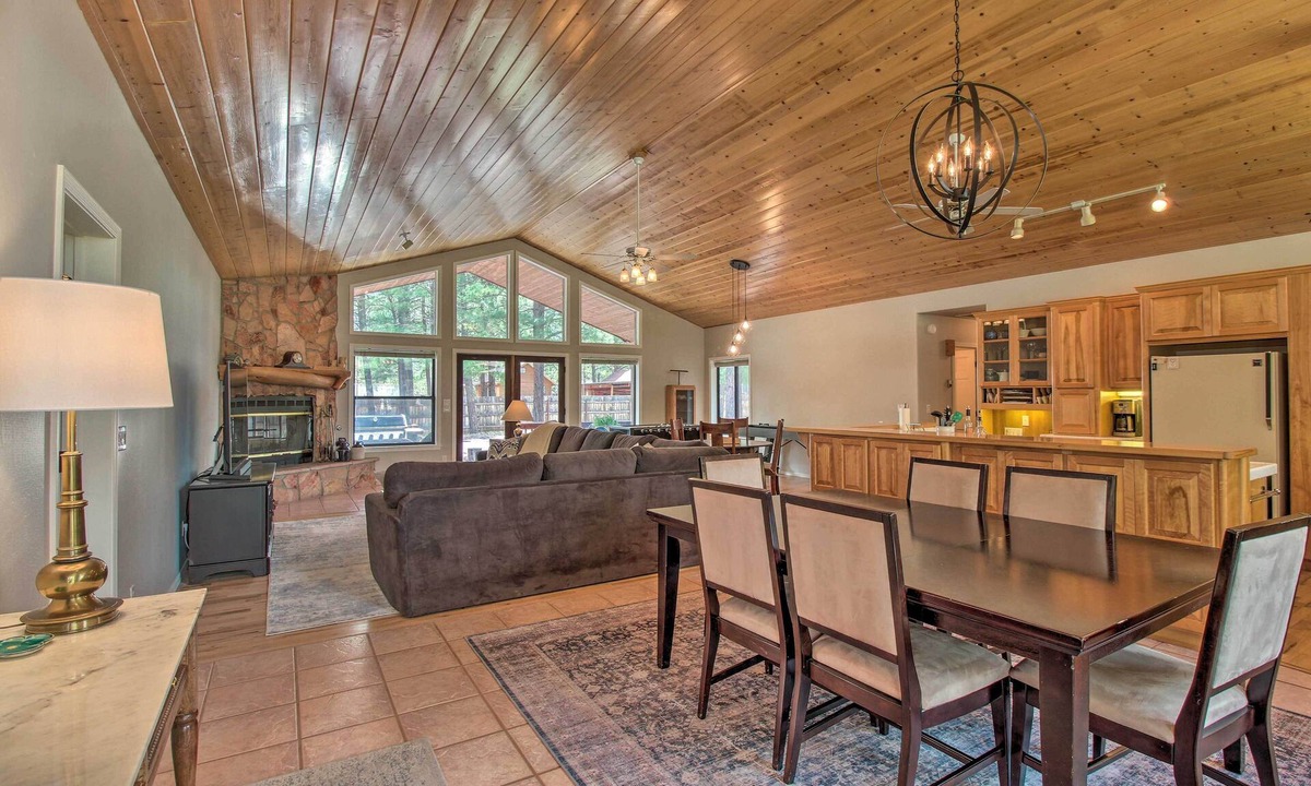 Mountain Pine Estates Cabin | Yard, Grill & Games: Spacious Cabin in Lakeside!