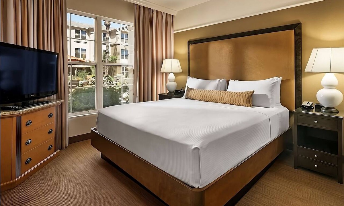 Gainey Village Villas Hotel | Your Gateway to Scottsdale's Wonders: Elegant Suites Await! Paws Friendly, Pool