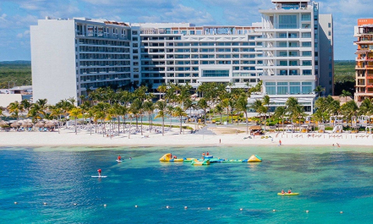Puerto Juarez Hotel | Your Own Slice of Paradise — Space for Everyone, Privacy for All