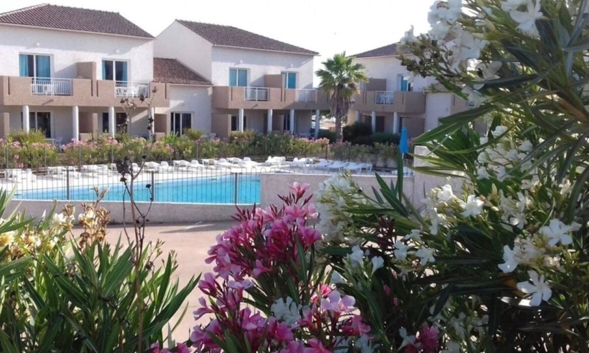 Bravone Apartment | ZEcamping 3* pataugeoire piscine locatif TV LV clim 40m2 6 pers