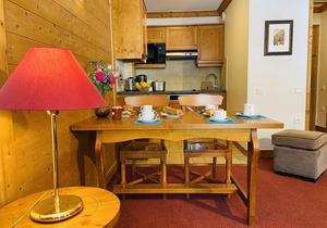 ALPS: ARC 1950 upscale, swimming pool, sauna