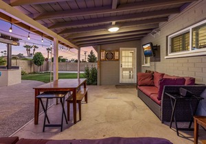 BEAUTIFUL PRIVATE POOL/HOME/BACKYARD NEAR OLD TOWN