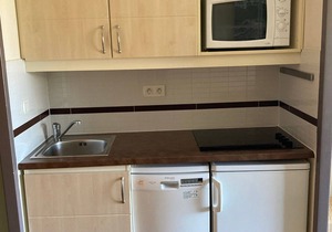 Cozy studio in Cap Esterel with terrace in the heart of the village