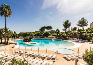 Cozy studio in Cap Esterel with terrace in the heart of the village