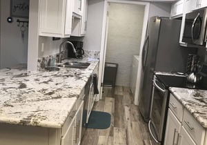 Lakefront Condo with Spectacular Views+Free WiFi