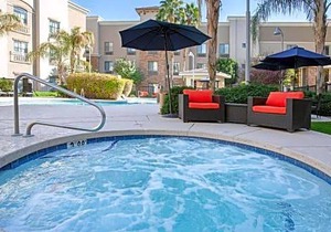 Holiday Inn Express & Suites Phoenix Glendale Dist, an IHG Hotel
