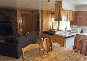 Whispering Pines - Cabin *9 (2 Bedroom)