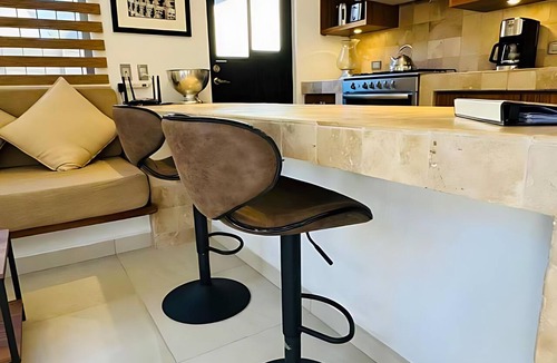 San Antonio Tlayacapan House | 1 Bed Guesthouse - Bikes - Patio - Gym - Pickleball Court - Golf Cart - Scooters