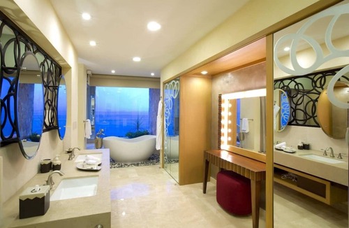 Puerto Vallarta Hotel | 1-bedroom 4 diamond resort in Puerto Vallarta with oceanview, private balcony