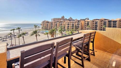 Puerto Penasco Apartment | 1-Bedroom Beachfront Penthouse at Princesa Resort - BeachBumCondos