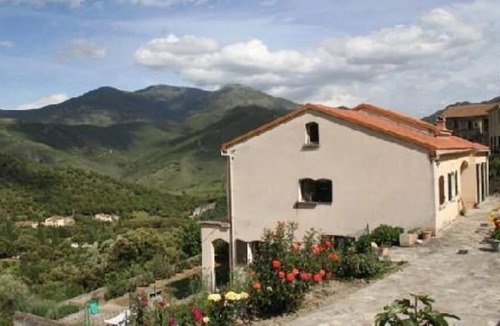 Soveria House | 1 bedroom ground floor villa with garden
