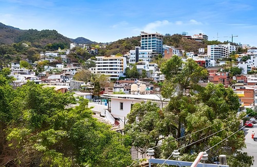 Colonia 5 de Diciembre Apartment | 1 BR in PV Rooftop Infinity Pool Jacuzzis