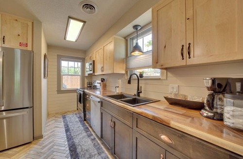 Clarkdale Cottage | < 1 Mi to Dtwn: Home w/Deck in Clarkdale!
