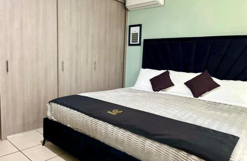 Leon Apartment | 1 VENATOR House Boutique