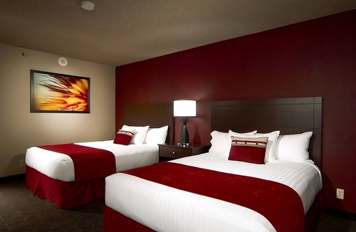 Laughlin Hotel | 1 x Sedona River View Queen Non Smoking Room at Edgewater Casino Resort