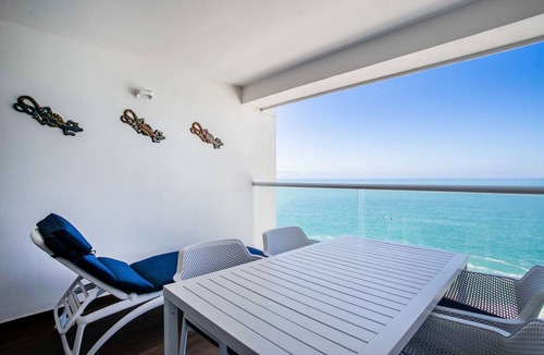 Las Glorias Condo | 11th-Floor Oceanview Stay | Infinity Pools + Gym
