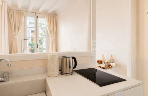 Saint-Germain-des-Pres Apartment | 1538 Visconti
