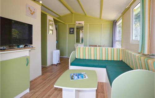 Casalabriva Other | 2 Bedroom Awesome Stacaravan In Casalabriva