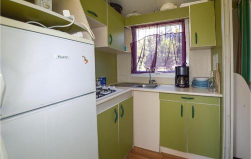 Casalabriva Other | 2 Bedroom Awesome Stacaravan In Casalabriva