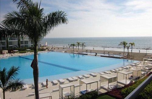 Flamingos Condo | 2 Bedroom Beachfront Condo, Beautiful Ocean and Pool Views