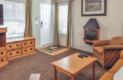 Pinetop Resort | 2 Bedroom Cabin~AZ White Mountains~In Room Fireplace~Resort Amenities!