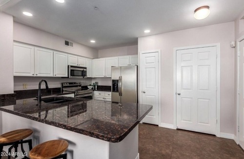 North Scottsdale Condo | 2 bedroom condo 2nd Fl. in the heart of North Scottsdale with garage parking+1