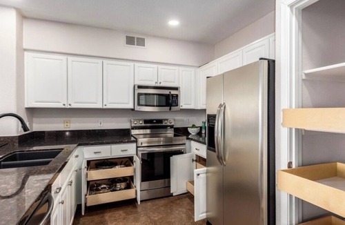 North Scottsdale Condo | 2 bedroom condo 2nd Fl. in the heart of North Scottsdale with garage parking+1