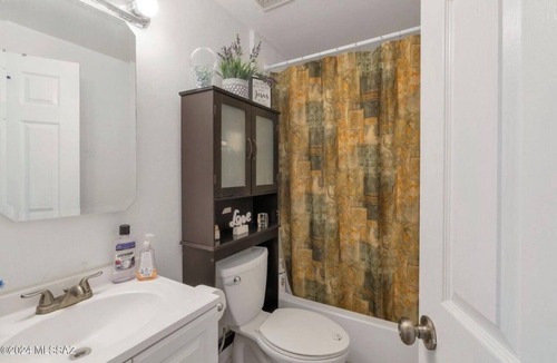 Groves Lincoln Park House | 2-bedroom townhome in beautiful East Tucson with AC comfort and affordability