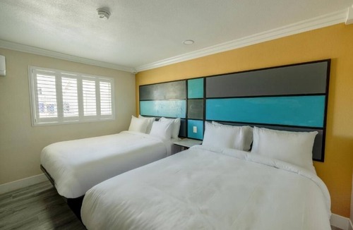 Victorville Hotel | 2 Queen Beds + Cable TV, Close to Restaurants & Attractions, 4 Rooms