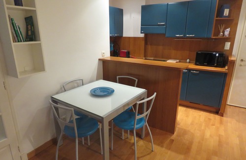 Jean-Medecin Apartment | 2 rooms in the golden square, 100 m from the beach on a pedestrian street