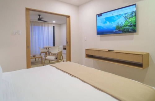 Downtown Hotel | 2 Stylish & Modern Suites Close to Beach + Downtown Scenes to Explore + Pool