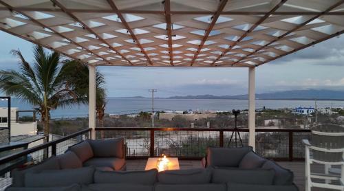 El Sargento House | 20-30 Knots- 5BR4BA Game Night Villa Hot Tub