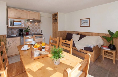 Briancon Apartment | 200m from resort center, 3rd floor, balcony, tv, ski locker, 25m², Serre Chevalier