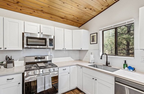 Munds Park Cabin | 25% Off Serene Cabin-Sauna-Game Room