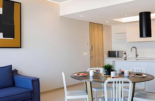 Guadalajara House | 2BR city retreat w/pool, gym & parking