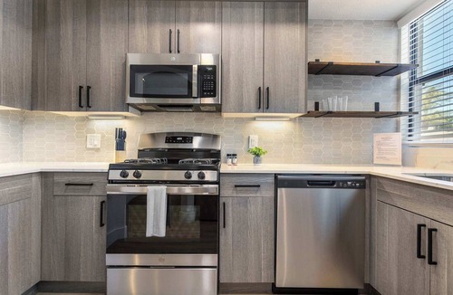 Desert Paradise Estates Apartment | 2BR CozySuites at Kierland Commons with pool #09